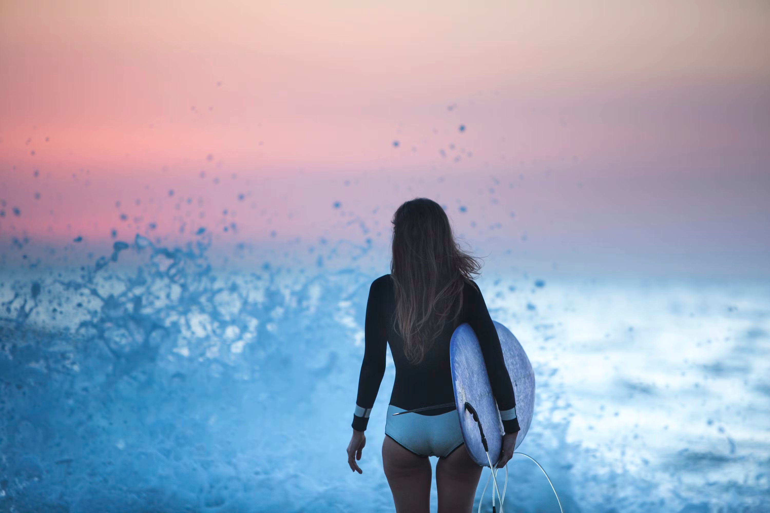 SURFING.avif